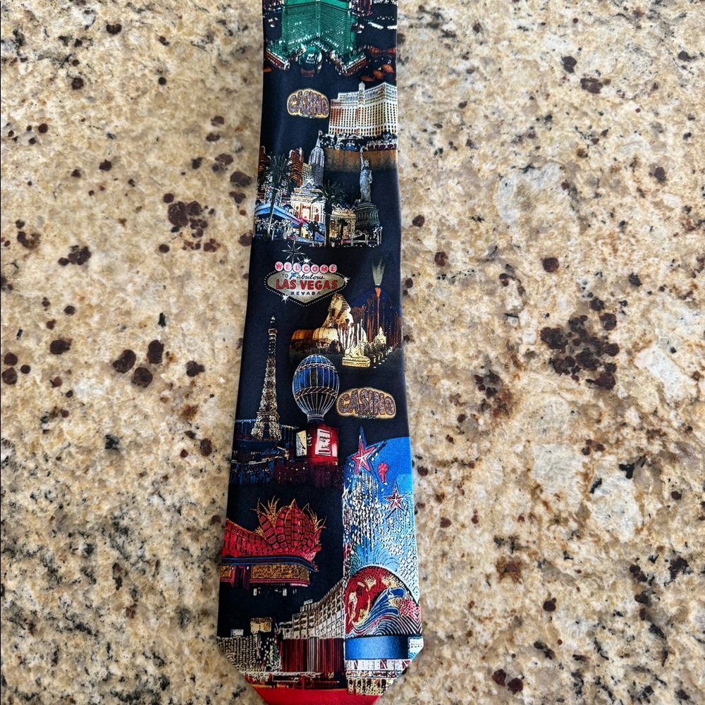Museum artifacts silk tie